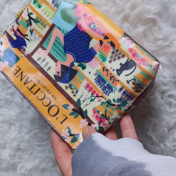 L'OCCITANE cosmetic bag - Picture 11 of 13